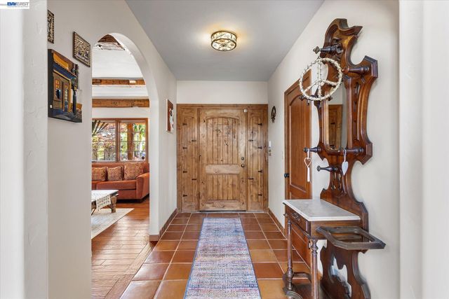 630 Rock Isle, Alameda, CA 94501