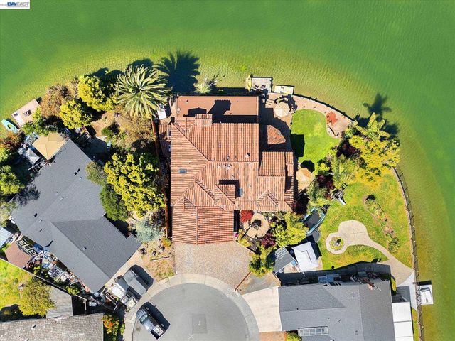 630 Rock Isle, Alameda, CA 94501