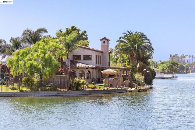 630 Rock Isle, Alameda, CA 94501