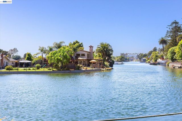630 Rock Isle, Alameda, CA 94501
