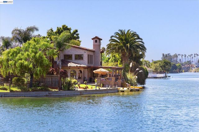 630 Rock Isle, Alameda, CA 94501