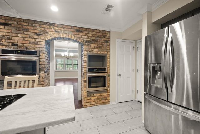 2123 Wilson Drive, Arlington, TX 76011