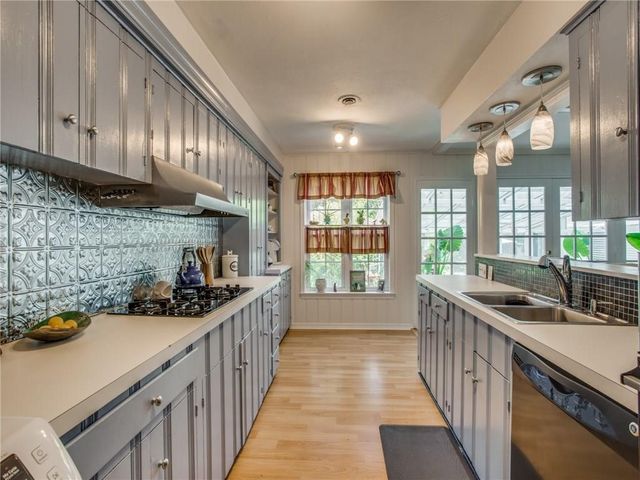 1753 Crowberry Drive, Dallas, TX 75228