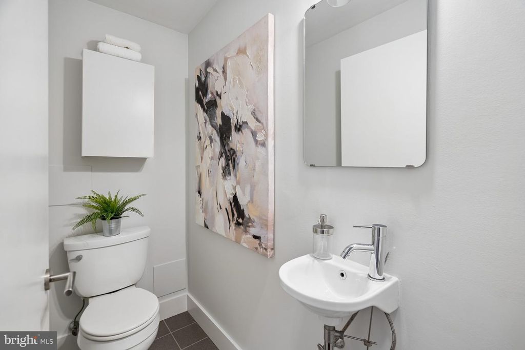 8-10 S LETITIA ST #301, PHILADELPHIA, PA 19106 — photo 3