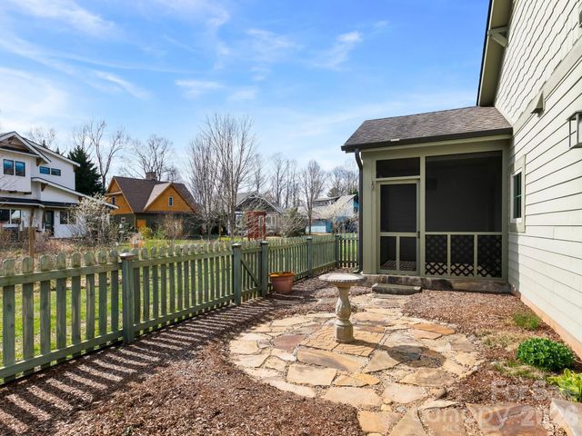 45 Verde Drive, Asheville, NC 28806