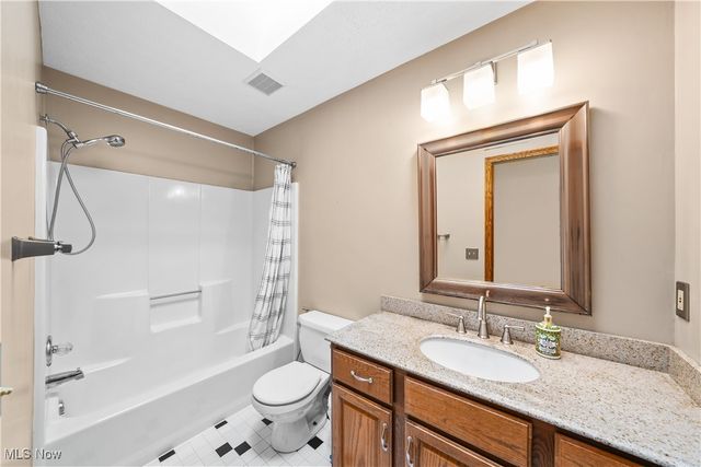 254 Bridgewater Circle, Hudson, OH 44236