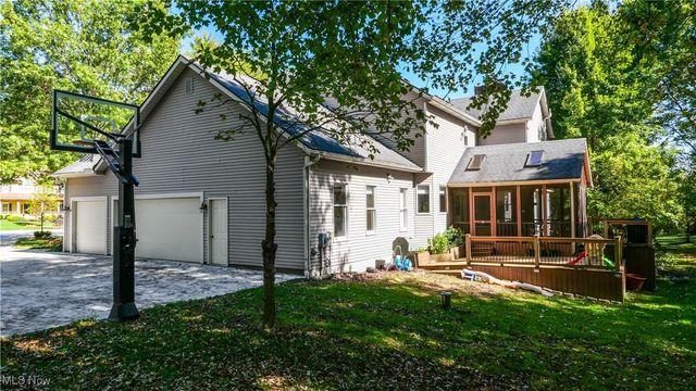 254 Bridgewater Circle, Hudson, OH 44236