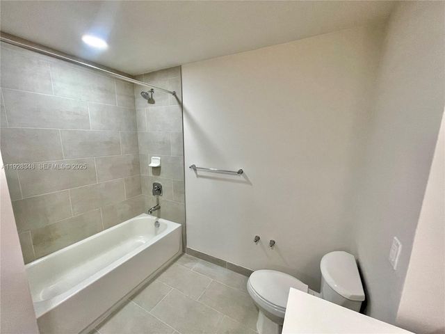 18412 Homestead Ave 124, Miami, FL 33157