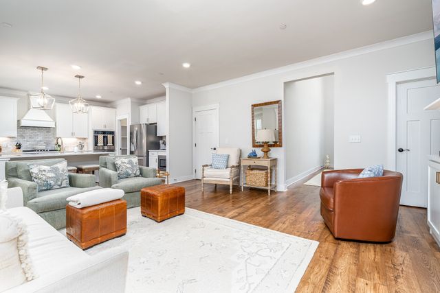 2744 Morrow Ln, Columbia, TN 38401