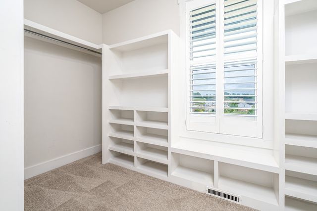 2744 Morrow Ln, Columbia, TN 38401