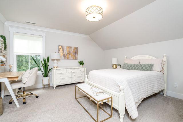 2744 Morrow Ln, Columbia, TN 38401