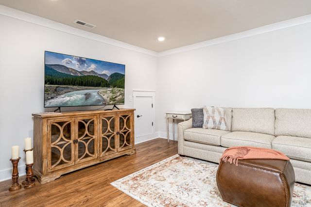 2744 Morrow Ln, Columbia, TN 38401