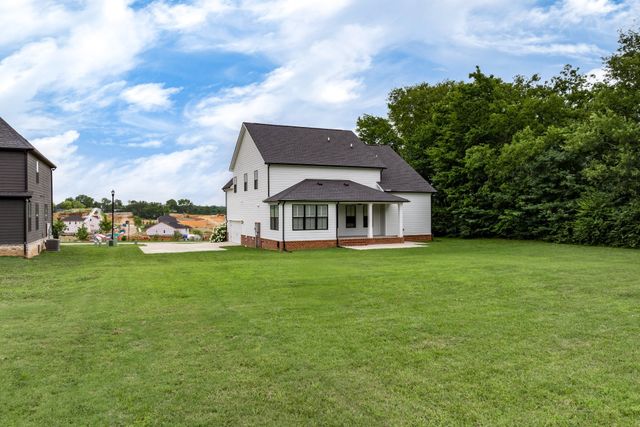 2744 Morrow Ln, Columbia, TN 38401