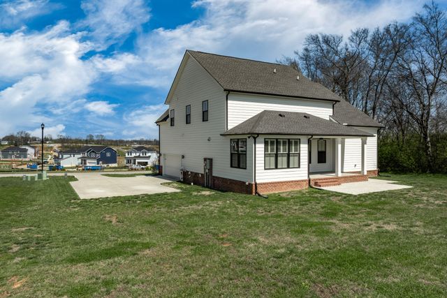 2744 Morrow Ln, Columbia, TN 38401
