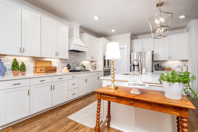 2744 Morrow Ln, Columbia, TN 38401