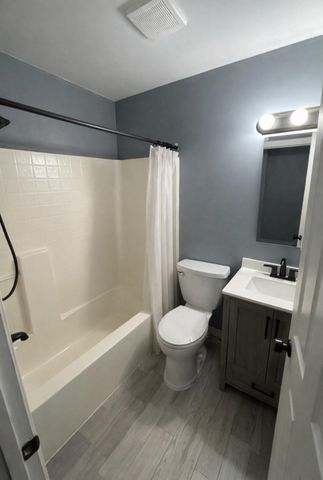 726-1 Imperial Road, Valparaiso, IN 46385