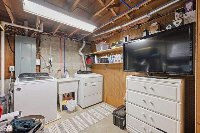 29387 N Duck Creek Avenue, Atlanta, IN 46031