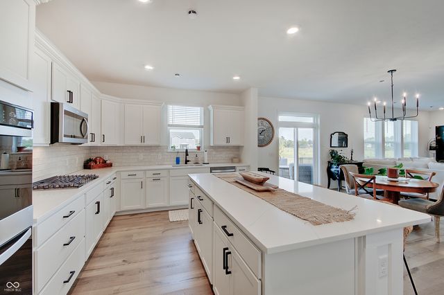 64 Sterling Place, New Whiteland, IN 46184