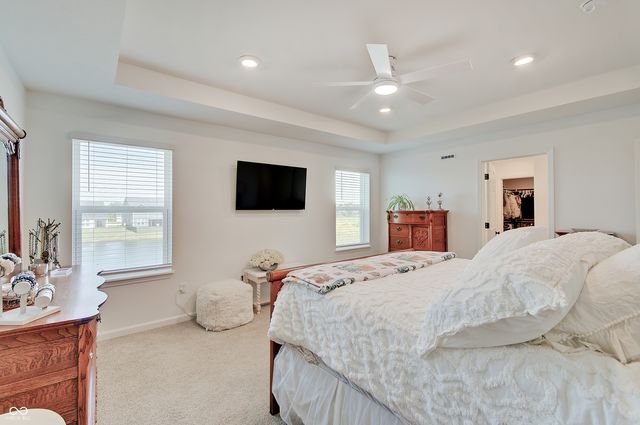 64 Sterling Place, New Whiteland, IN 46184