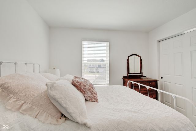 64 Sterling Place, New Whiteland, IN 46184