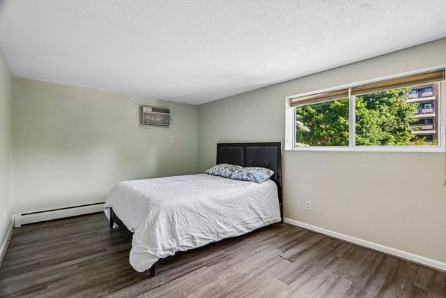 64 Main St 21B, Stoneham, MA 02180