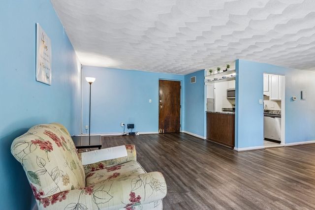 64 Main St 21B, Stoneham, MA 02180