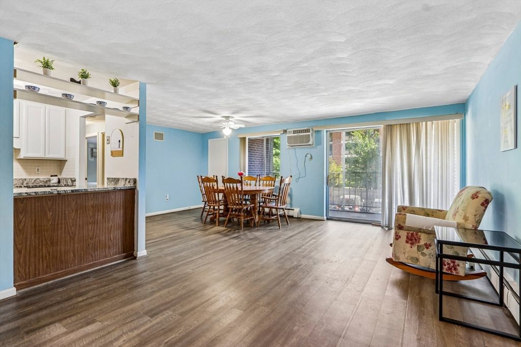 64 Main St 21B, Stoneham, MA 02180