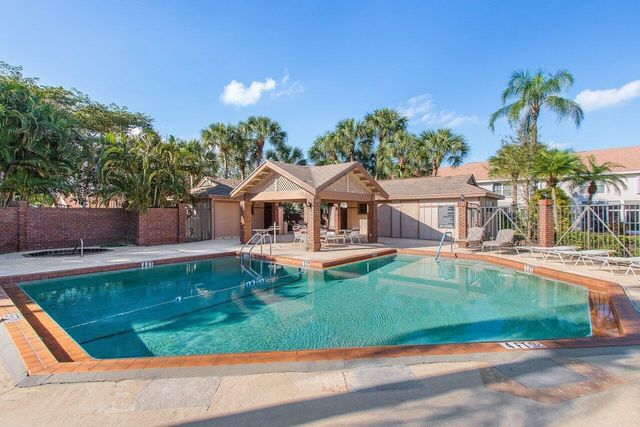 2525 Egret Lake Drive, Greenacres, FL 33413