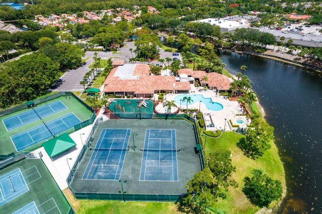 2525 Egret Lake Drive, Greenacres, FL 33413