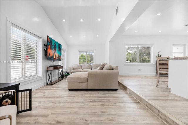 880 Oriole Ave 0, Miami Springs, FL 33166