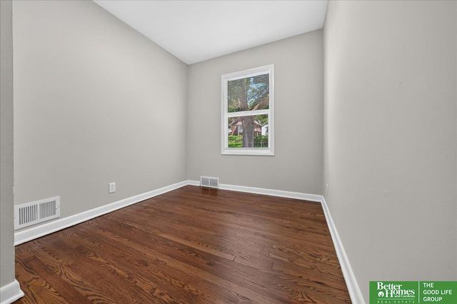 3707 N 56th Street, Omaha, NE 68104