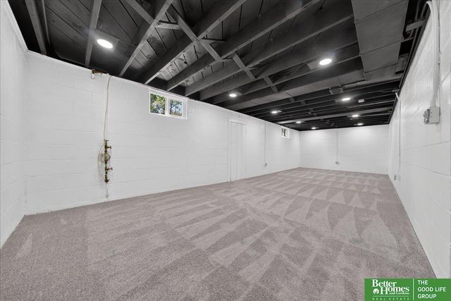 3707 N 56th Street, Omaha, NE 68104