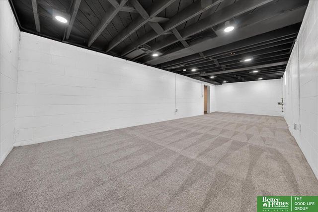 3707 N 56th Street, Omaha, NE 68104