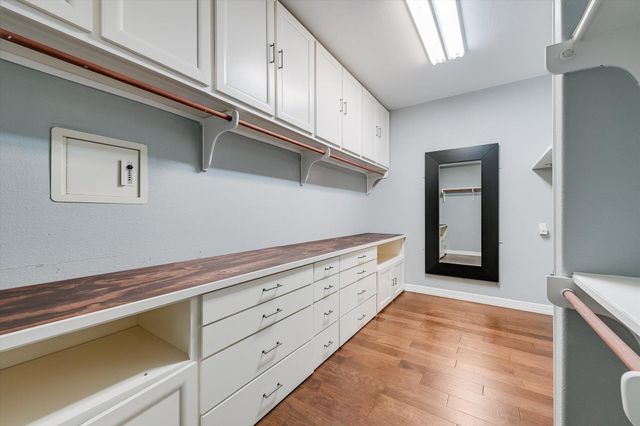 10200 Sunningdale CV, Austin, TX 78717