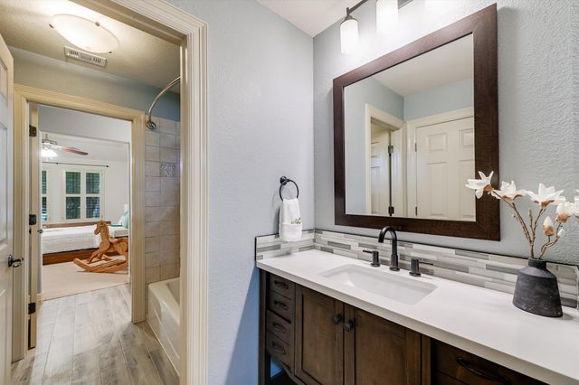 10200 Sunningdale CV, Austin, TX 78717