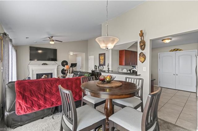223 Island Cove Ct Apt C, Hampton, VA 23669