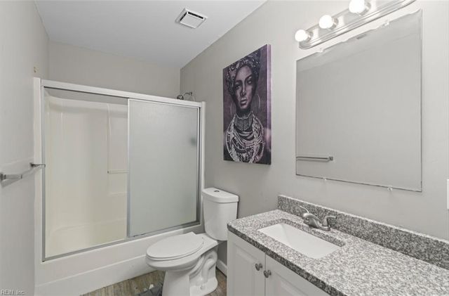223 Island Cove Ct Apt C, Hampton, VA 23669