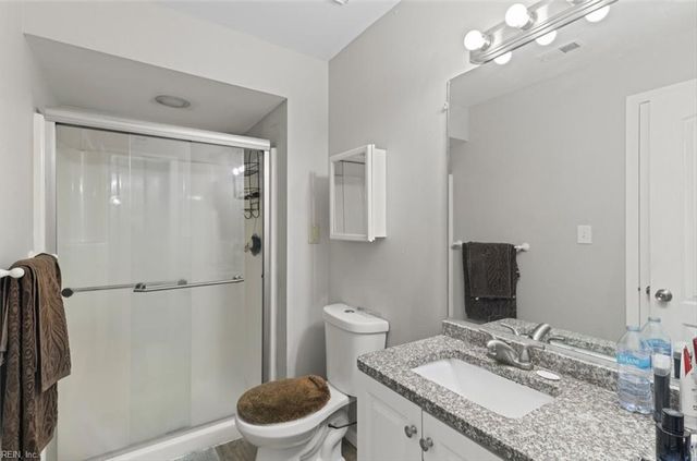 223 Island Cove Ct Apt C, Hampton, VA 23669