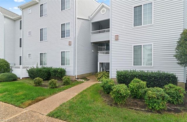 223 Island Cove Ct Apt C, Hampton, VA 23669