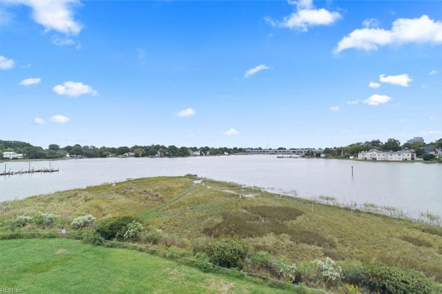 223 Island Cove Ct Apt C, Hampton, VA 23669