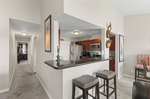 223 Island Cove Ct Apt C, Hampton, VA 23669