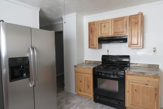 14 Oak St, Sparta, TN 38583