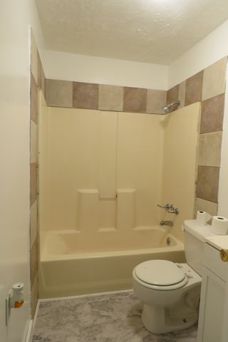 14 Oak St, Sparta, TN 38583