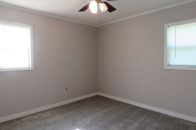14 Oak St, Sparta, TN 38583