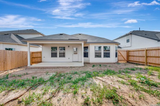 6208 Medina Oasis, San Antonio, TX 78245