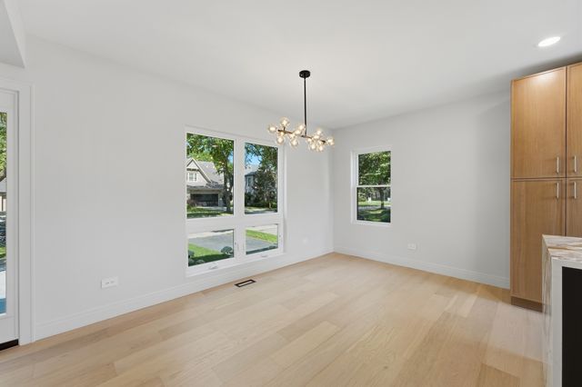 3923 Clausen Avenue, Western Springs, IL 60558