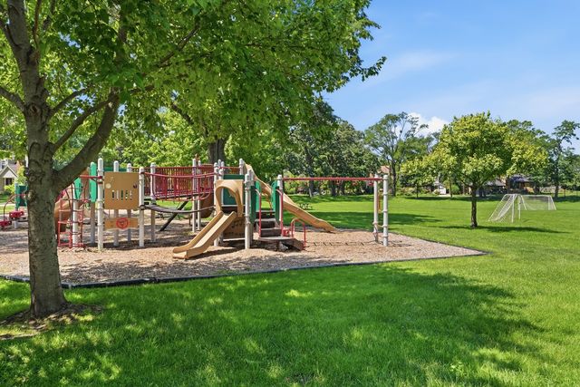 3923 Clausen Avenue, Western Springs, IL 60558