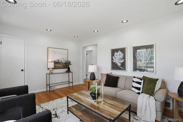 31714 Cherry Hill Road, Garden City, MI 48135