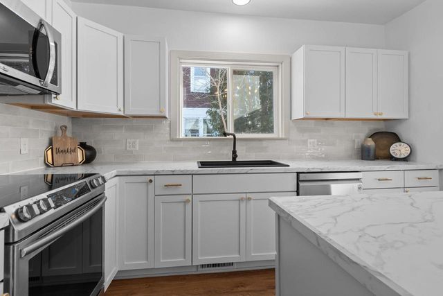 416 ADAMS STREET, Neenah, WI 54956