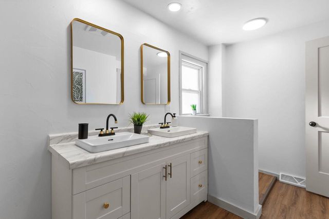 416 ADAMS STREET, Neenah, WI 54956